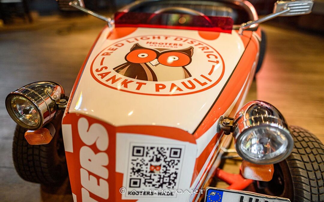 Jetzt Gas geben! Mit dem Hooters & Hot Rod Citytours